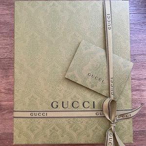 AUTHENTIC Gucci box with lid, ribbon, card and tissue paper
